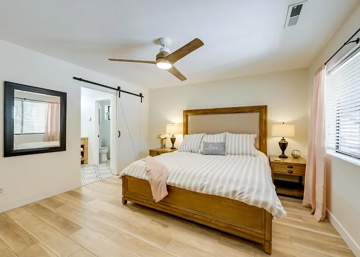 Holiday home Stylish Hideaway W/ Hot Tub & Fire Pit! Flagstaff