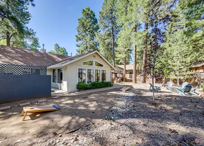 Holiday home Stylish Hideaway W/ Hot Tub & Fire Pit! *