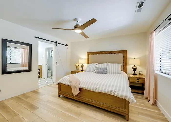 Stylish Hideaway W/ Hot Tub & Fire Pit! * Flagstaff