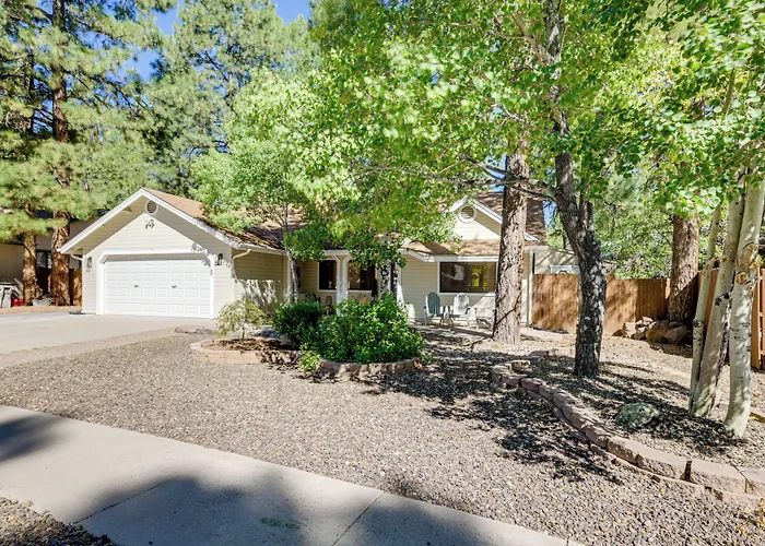 Stylish Hideaway W/ Hot Tub & Fire Pit! Flagstaff