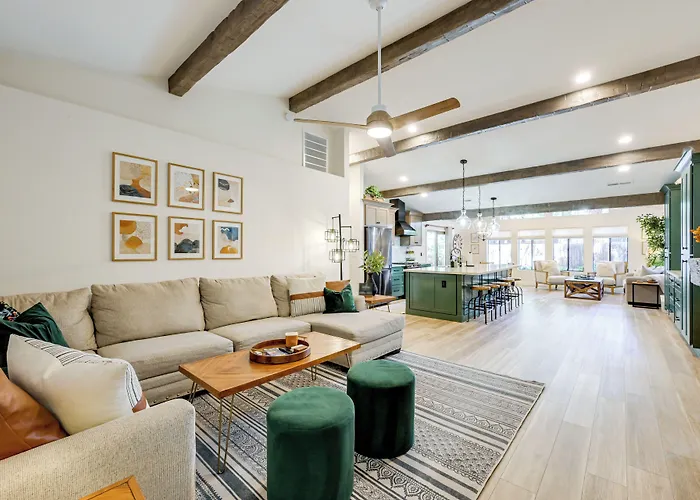 Stylish Hideaway W/ Hot Tub & Fire Pit! * Flagstaff